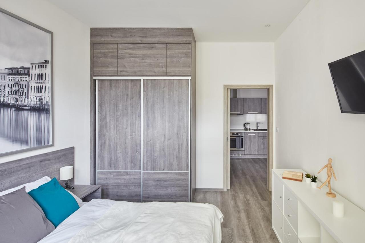 Apartment Minimalist On Wenceslas Square By Days Prag